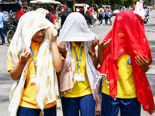 यूपी का बांदा एशिया में सबसे गर्म, पारा 45.4°C पहुंचा:ओडिशा-छत्तीसगढ़ में कई स्कूल बंद; MP-छत्तीसगढ़ समेत 10 राज्यों में 4 दिन लू का अलर्ट