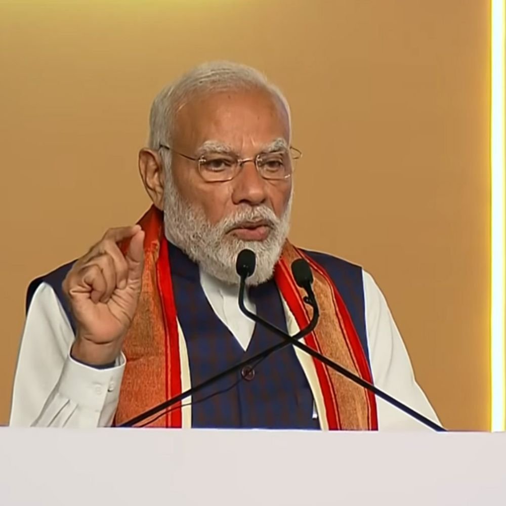 PM मोदी बोले- विदेश यात्राओं पर टैक्स की खबरें गलत:विदेश जाने पर रोक नहीं; 5 दिन पहले कहा था- विदेश यात्राओं से बचें