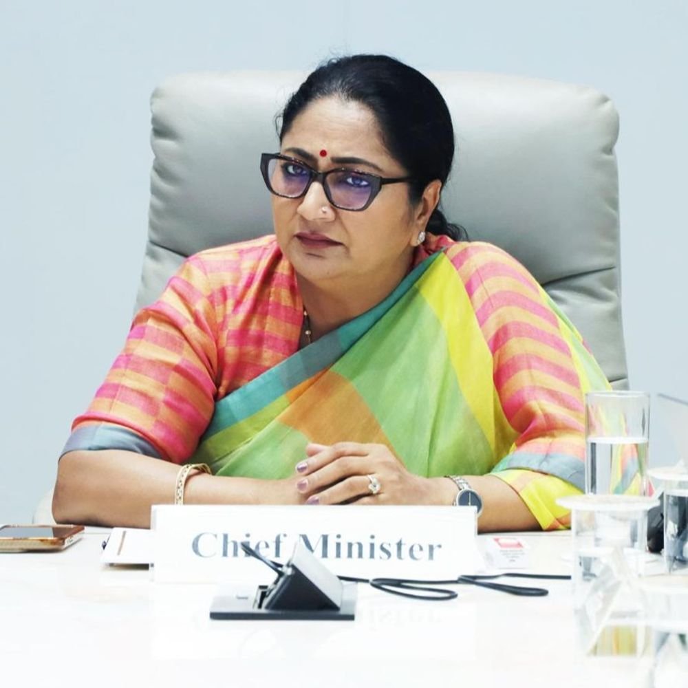 दिल्ली में इलेक्ट्रिक वाहन नीति- 2026 लागू:2030 तक हरित परिवहन का रोडमैप तैयार, बैटरी रीसाइक्लिंग और डिजिटल ईको-सिस्टम पर जोर