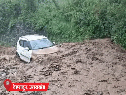 यूपी के बिजनौर में हाईवे पर बह रही गंगा नदी:हिमाचल-उत्तराखंड में लैंडस्लाइड, 300 सड़कें बंद; झारखंड में बारिश-बिजली गिरने से 14 मौतें