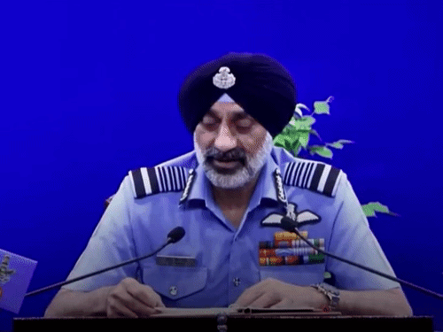 एयर चीफ मार्शल बोले-पाकिस्तान का J-35 फाइटरजेट चिंता की बात:भारत को हर साल 36-40 फाइटर जेट चाहिए; मौजूदा स्क्वॉड्रन घटकर 29 हुईं, 42 मंजूर